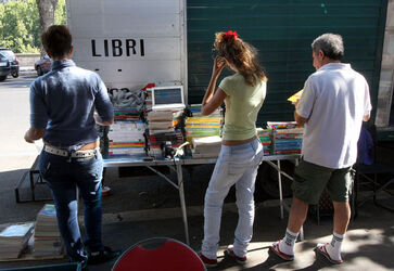 VENDITA LIBRI USATI A LUNGOTEVERE OBERDAN