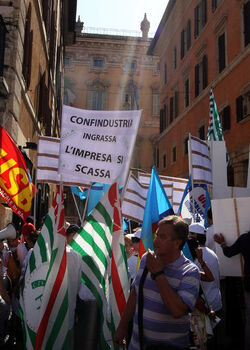 MANIFESTAZIONE CISL UIL CONTRO MANOVRA