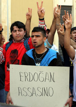 MANIFESTAZIONE POPOLO KURDO MANIFESTAZIONE POPOLO KURDO