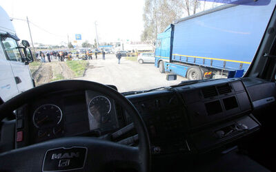 BLOCCO AUTOTRASPORTATORI