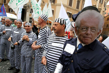 PROTESTA ASSOCIAZIONI CONSUMATORI CONTRO CARO PREZZI