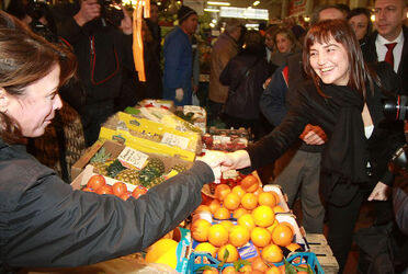 RENATA POLVERINI AL MERCATO