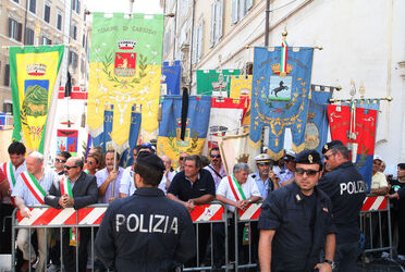 MANIFESTAZIONE PICCOLI COMUNI CONTRO MANOVRA ECONOMICA MANIFESTAZIONE PICCOLI COMUNI CONTRO MANOVRA ECONOMICA