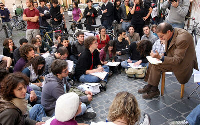 LEZIONI UNIVERSITA DAVANTI MONTECITORIO