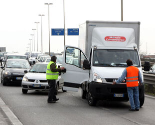 BLOCCO AUTOTRASPORTATORI CONTRO CARO CARBURANTI