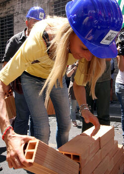 MANIFESTAZIONE LAVORATORI EDILI MANIFESTAZIONE LAVORATORI EDILI