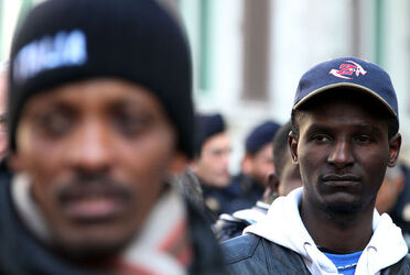 PROTESTA CONTRO AUMENTO TASSA PER PERMESSO SOGGIORNO