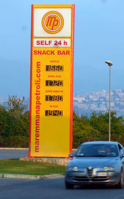 DISTRIBUTORE CARBURANTE MAREMMANA PETROLI