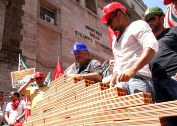 MANIFESTAZIONE LAVORATORI EDILI MANIFESTAZIONE LAVORATORI EDILI