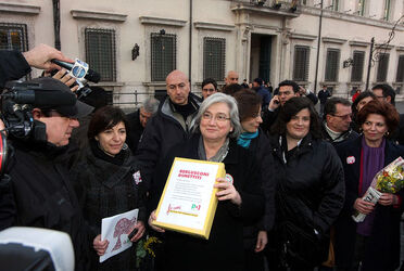 FIRME PER DIMISSIONI BERLUSCONI