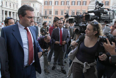 BERLUSCONI DE MAGISTRIS