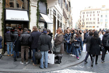 INIZIO SALDI A ROMA
