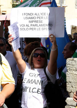 MANIFESTAZIONE CISL UIL CONTRO MANOVRA