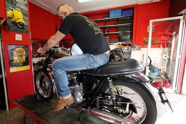 OFFICINA MOTO INGLESI