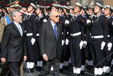 67 ANNIVERSARIO FESTA DELLA LIBERAZIONE DEPOSIZIONE CORONA ALLORO 67 ANNIVERSARIO FESTA DELLA LIBERAZIONE DEPOSIZIONE CORONA ALLORO