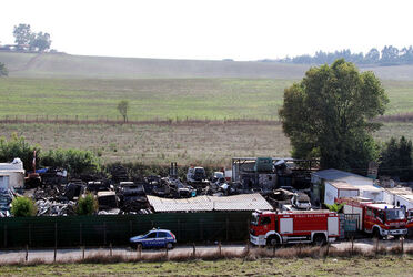 AEREO PRECIPITATO SU SFASCIACARROZZE