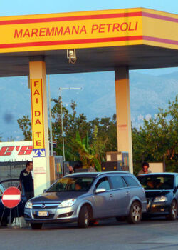 DISTRIBUTORE CARBURANTE MAREMMANA PETROLI