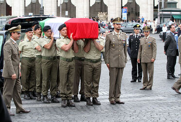 FUNERALI MILITARE UCCISO FUNERALI MILITARE UCCISO