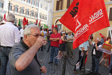 MANIFESTAZIONE CONTRO MANOVRA FINANZIARIA MANIFESTAZIONE CONTRO MANOVRA FINANZIARIA