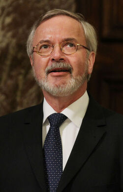 INCONTRO HOYER MONTI