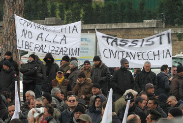 ASSEMBLEA TASSISTI CONTRO LIBERALIZZAZIONI ASSEMBLEA TASSISTI CONTRO LIBERALIZZAZIONI
