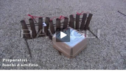 PREPARATIVI FUOCHI D ARTIFICIO