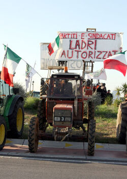 MANIFESTAZIOINE AGRICOLTORI MANIFESTAZIOINE AGRICOLTORI