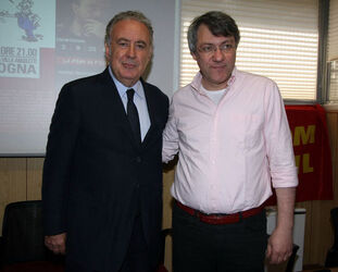 CONFERENZA SIGNORI ENTRA IL LAVORO TUTTI A PIEDI CONFERENZA SIGNORI ENTRA IL LAVORO TUTTI A PIEDI