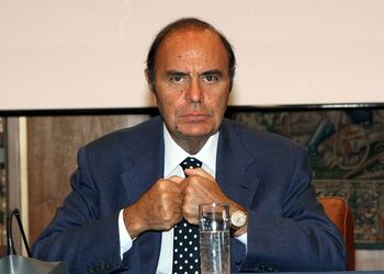 CONFERENZA STAMPA PORTA A PORTA CONFERENZA STAMPA PORTA A PORTA