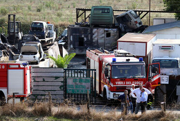 AEREO PRECIPITATO SU SFASCIACARROZZE