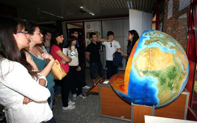 ISTITUTO DI GEOFISICA E VULCANOLOGIA ISTITUTO DI GEOFISICA E VULCANOLOGIA