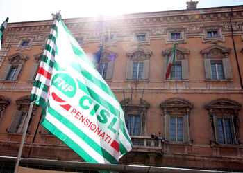 MANIFESTAZIONE CISL UIL CONTRO MANOVRA