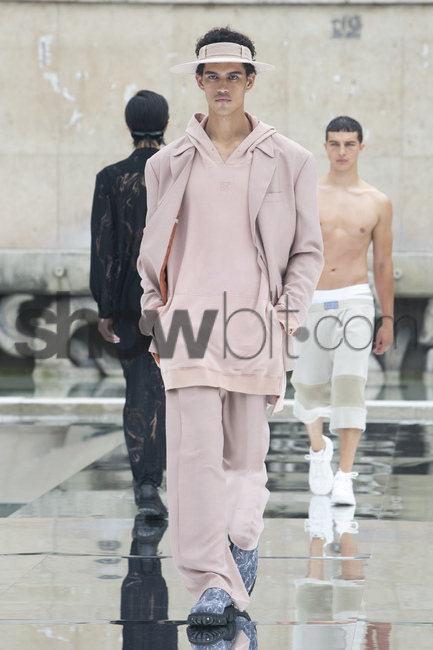 A model walks the runway during the Louis Vuitton Ready to Wear