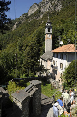 Berzona nucleo paese e Chiesa