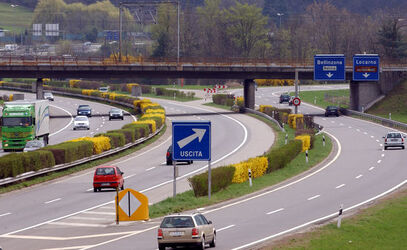 Camorino autostrada A2 con traffico normale