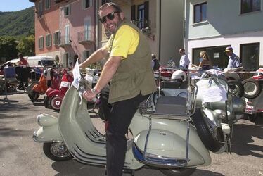 Melide raduno Vespa vecc 