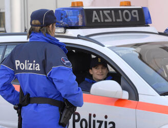 Bellinzona nuove divise Polizia Cantonale