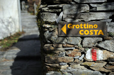 Costa sopra Intragna sentiero di montagna