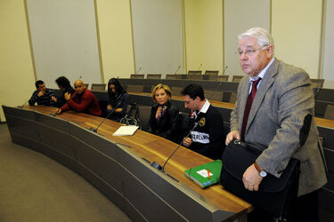 Mendrisio incontro a porte chiuse UNIA e sindacati OCST con il Municipio per trovare una soluzione alla sicurezza dipendenti FoxTown