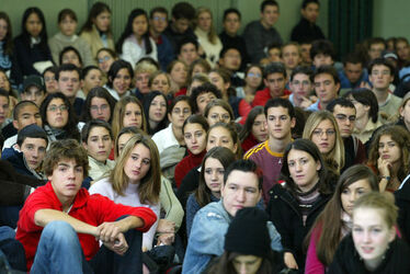 Lugano studenti Liceo 1 in assemblea