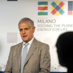 Como IT Expo Milano 2015. primo incontro internazionale dei paesi partecipanti e cerimonia di firma primi contratti di partecipazione