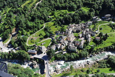 Prato Sornico Val Lavizzara veduta panoramica aerea