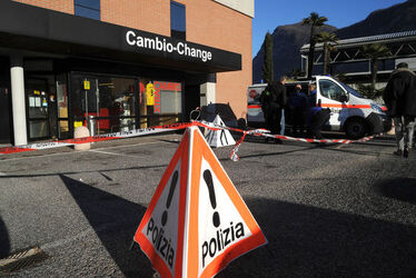 Mendrisio rapina al negozio Xtracambio Mendrisio rapina al negozio Xtracambio