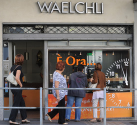 Mendrisio vetrina orologeria Pierre Waelchli