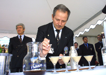 Lugano concorso barman in piazza Riforma