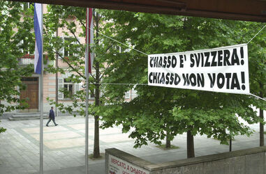 Chiasso striscione di protesta