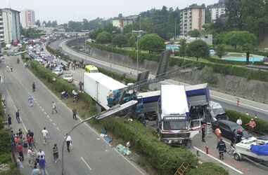 Incidente A2 tamponamento fra tir a Chiasso Incidente A2 tamponamento fra tir a Chiasso