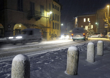 Bissone nevicata e disagi al traffico
