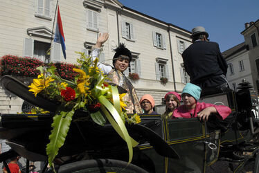 Bellinzona sfilata Gruppo di Biancaneve e ricevimento a Palazzo Governo Bellinzona sfilata Gruppo di Biancaneve e ricevimento a Palazzo Governo