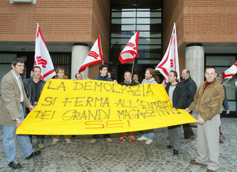 Bellinzona manifestazione SEI a favore dei sindacati Bellinzona manifestazione SEI a favore dei sindacati